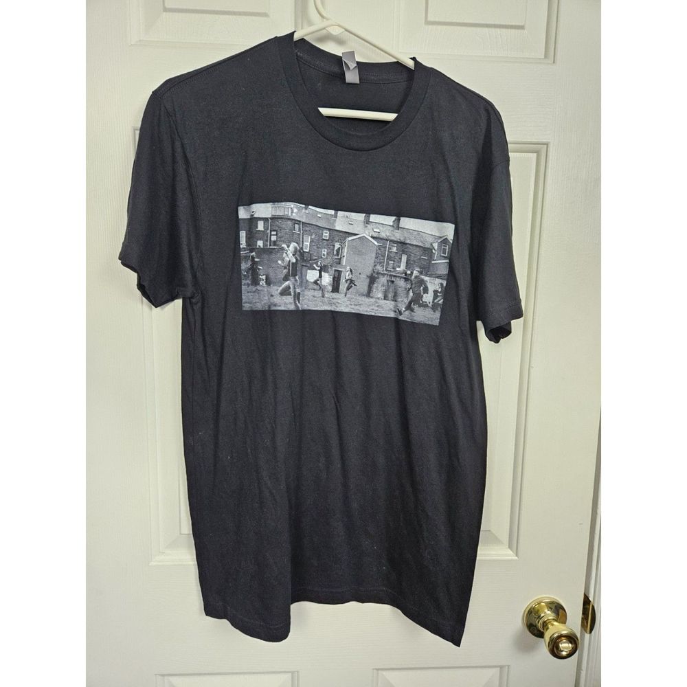 Size Medium Bushmills Irish Whiskey Black Shirt